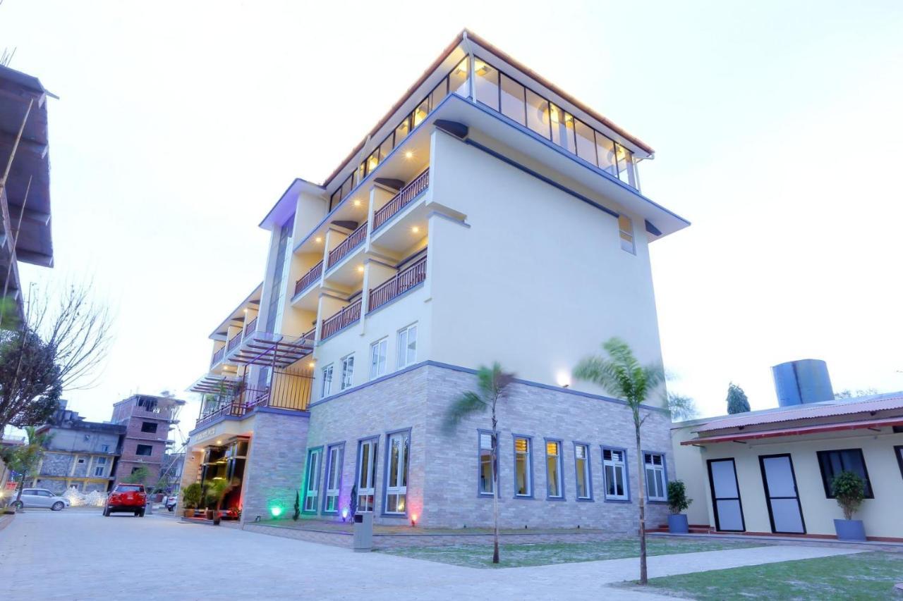Om Gaura Hotel Pokhara Exterior foto